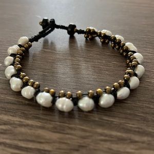 Pearl and gold bracelet